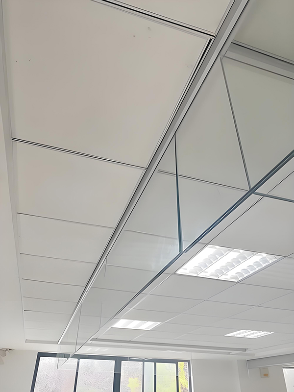 伊犁玻璃伊犁挡烟垂壁