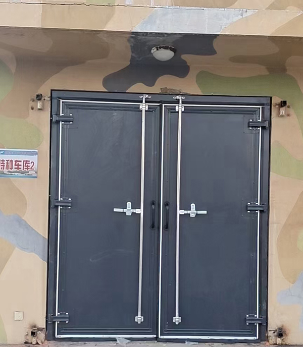 伊犁工业平开门