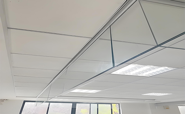 伊犁玻璃挡烟垂壁