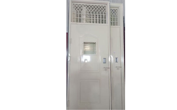 伊犁学校教室门