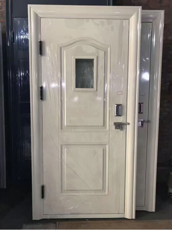 伊犁学校教室门