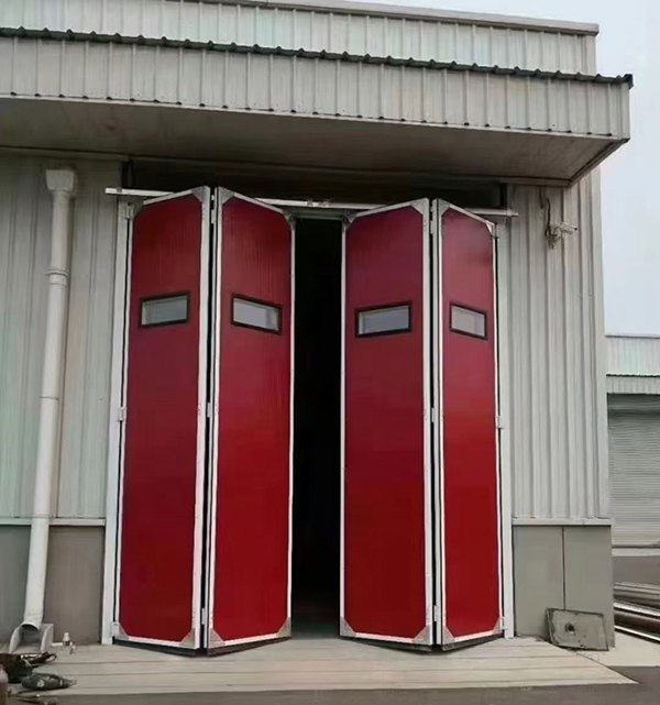 伊犁工业折叠门在大型装配车间出入口的应用实例