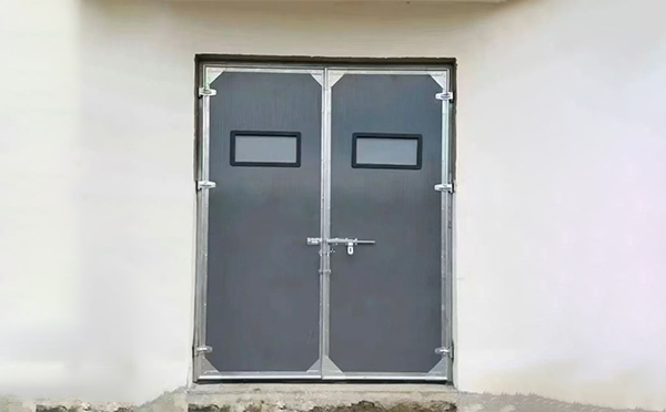 伊犁工业门在高温作业区域的运行表现