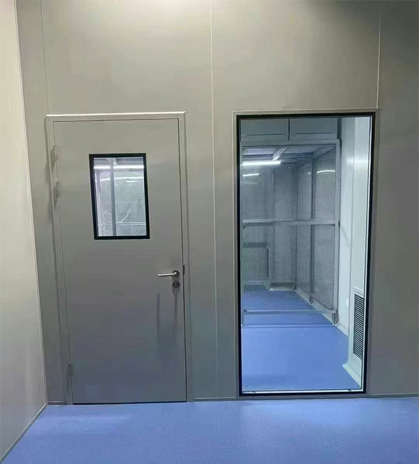 学校教学楼完成伊犁防火门标准化安装